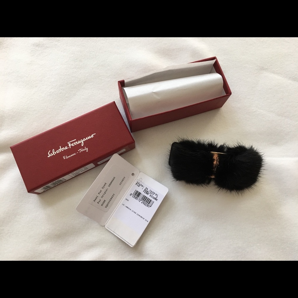 🌹NWT Salvatore Ferragamo Hair Barrette